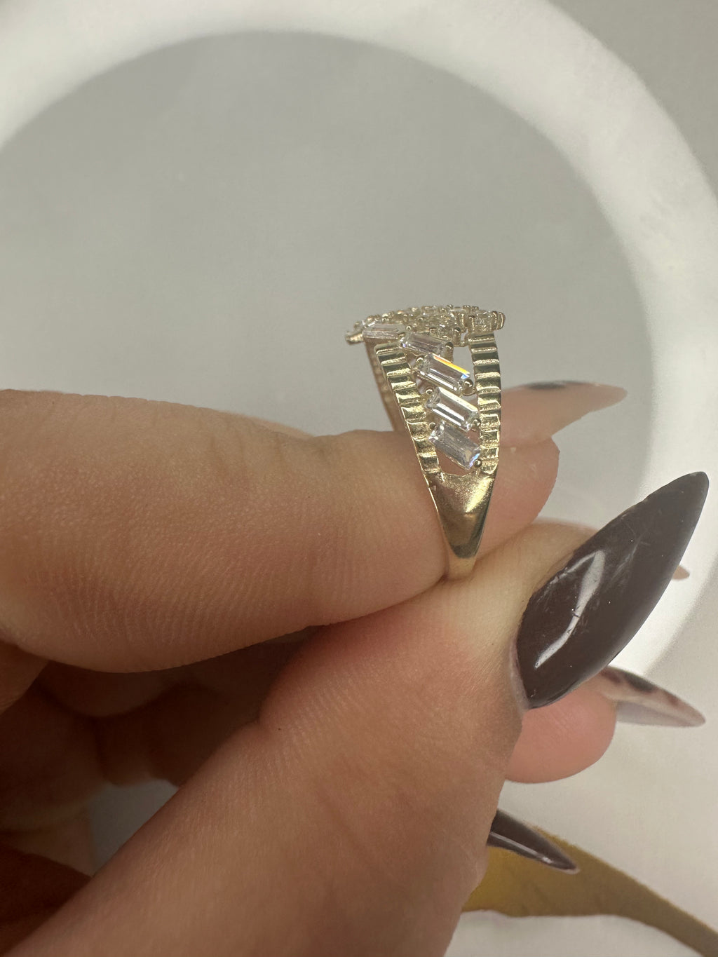 Anillo Clásico de Oro 10K – Talla 7