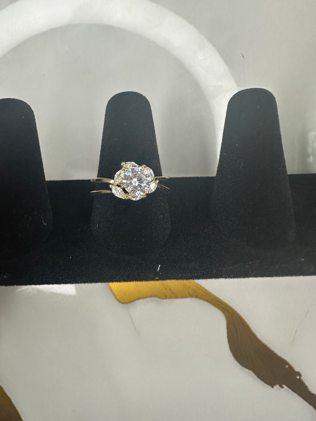 Anillo de Compromiso o Matrimonio en Oro 10K – Talla 8