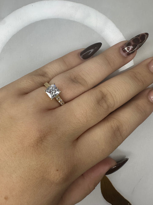 Anillo de Compromiso y Matrimonio en Oro 10K – Talla 7
