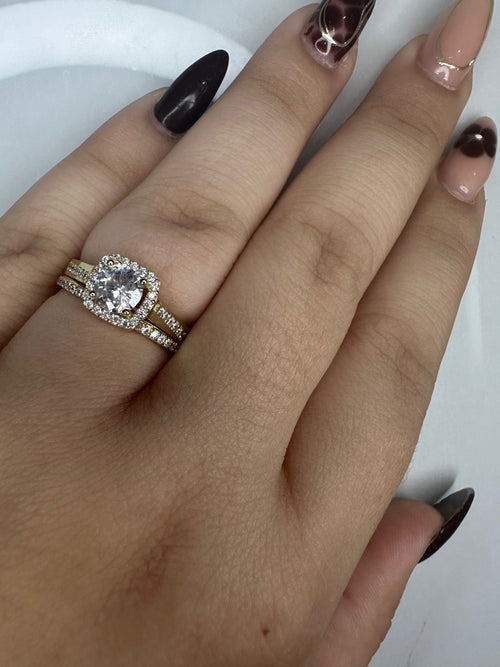 Anillo de Compromiso y Matrimonio en Oro 10K – Talla 7.5