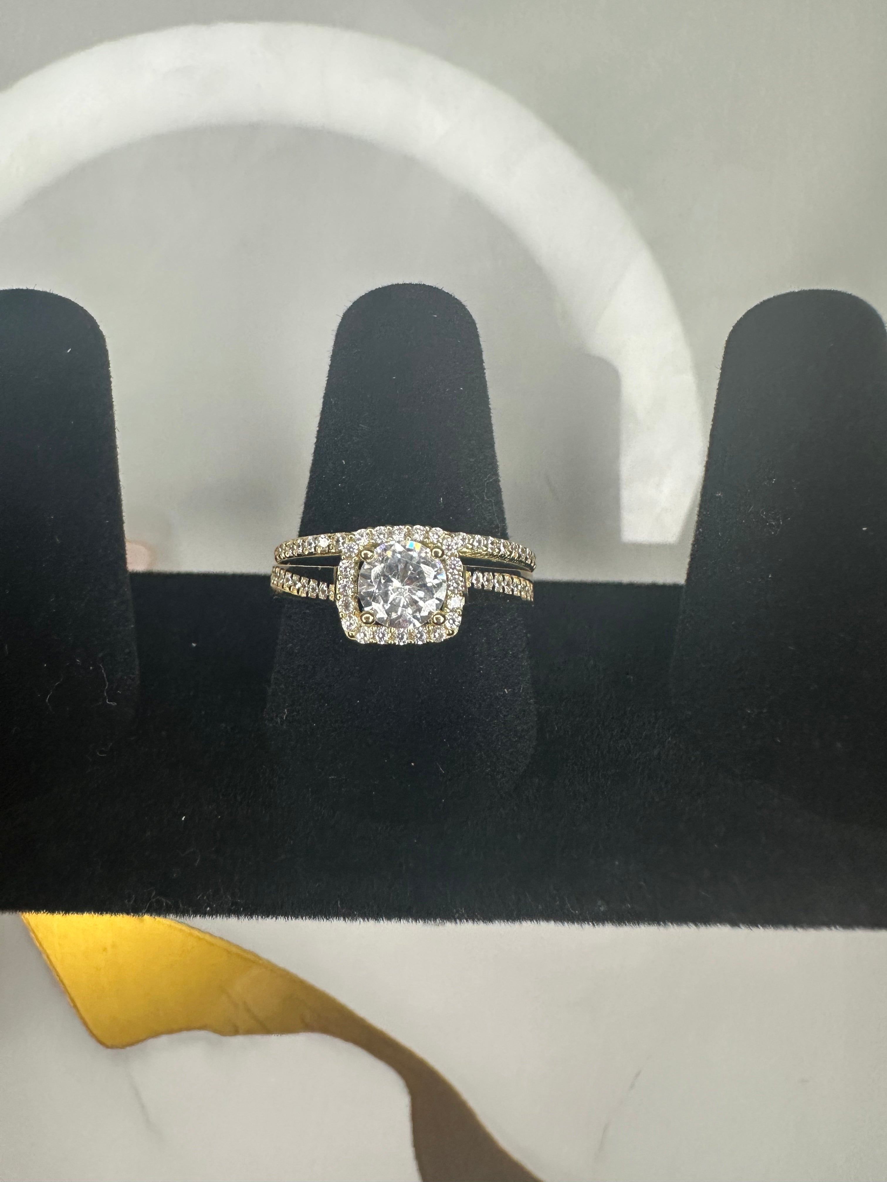 Anillo de Compromiso y Matrimonio en Oro 10K – Talla 7.5