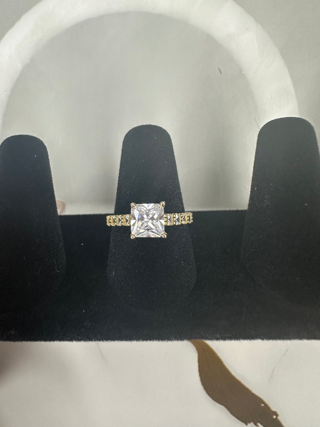 Anillo de Compromiso y Matrimonio en Oro 10K – Talla 7