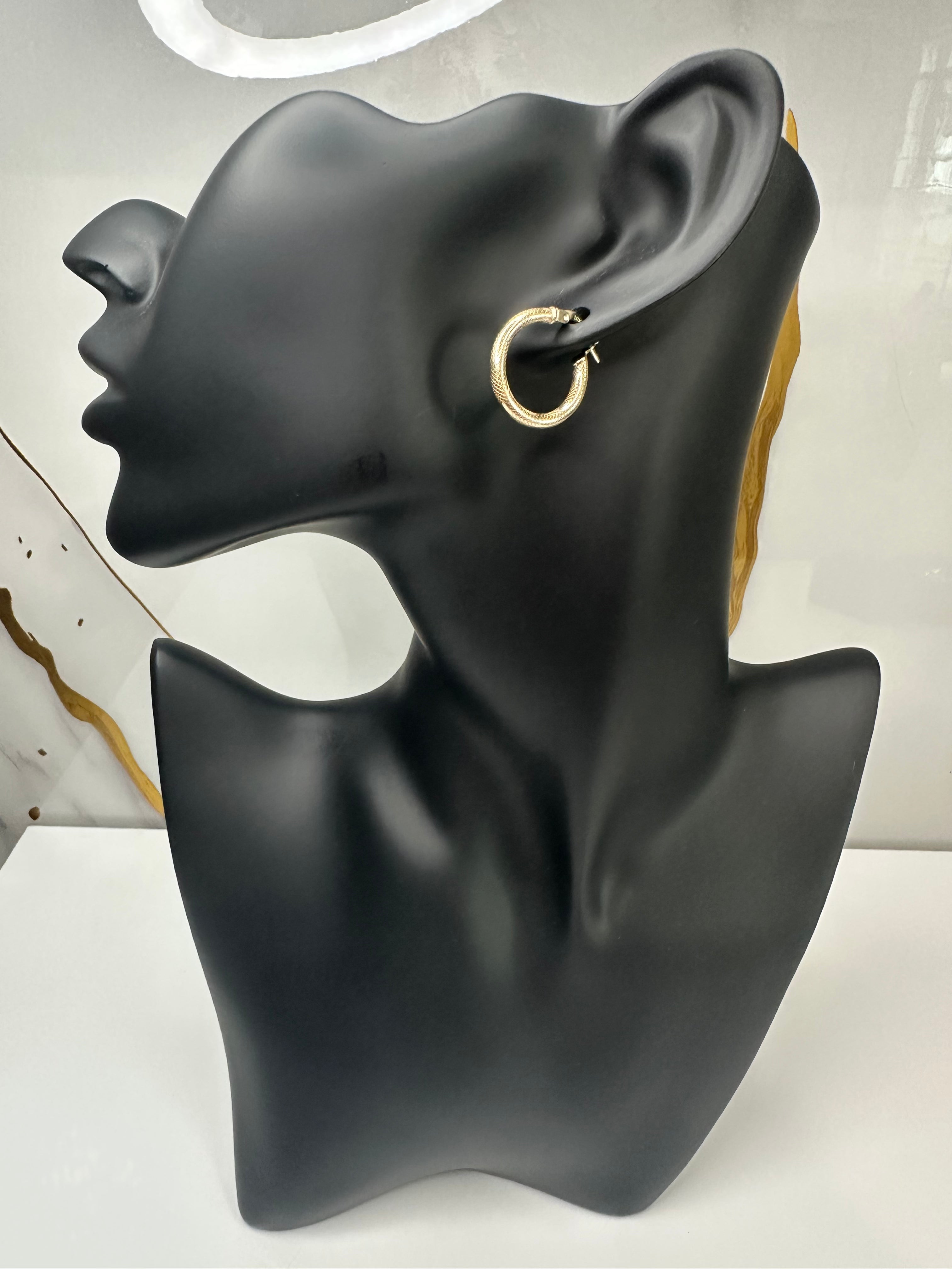 Argollas Estandar Estilo Piel de Serpiente de Oro 10K