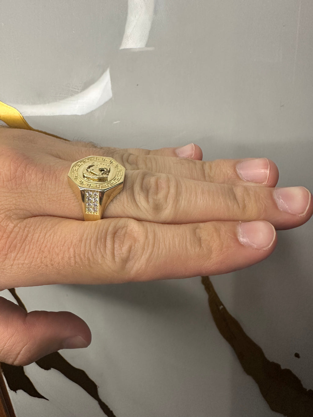 Anillo para Hombre con Herradura y Caballo – Oro 10K | Talla 9.5