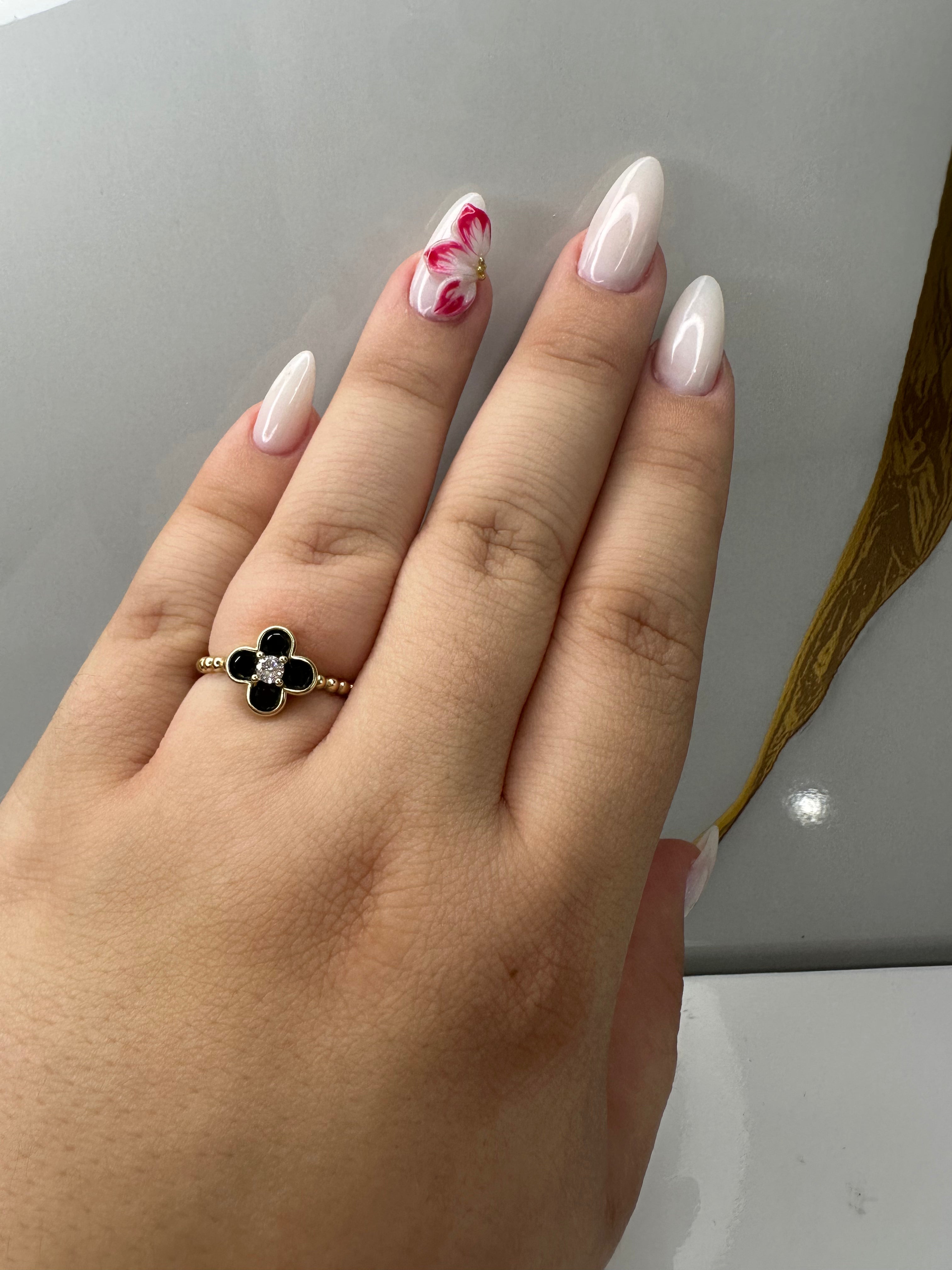 Anillo de Flor Negra para Mujer – Oro 10K | Talla 7