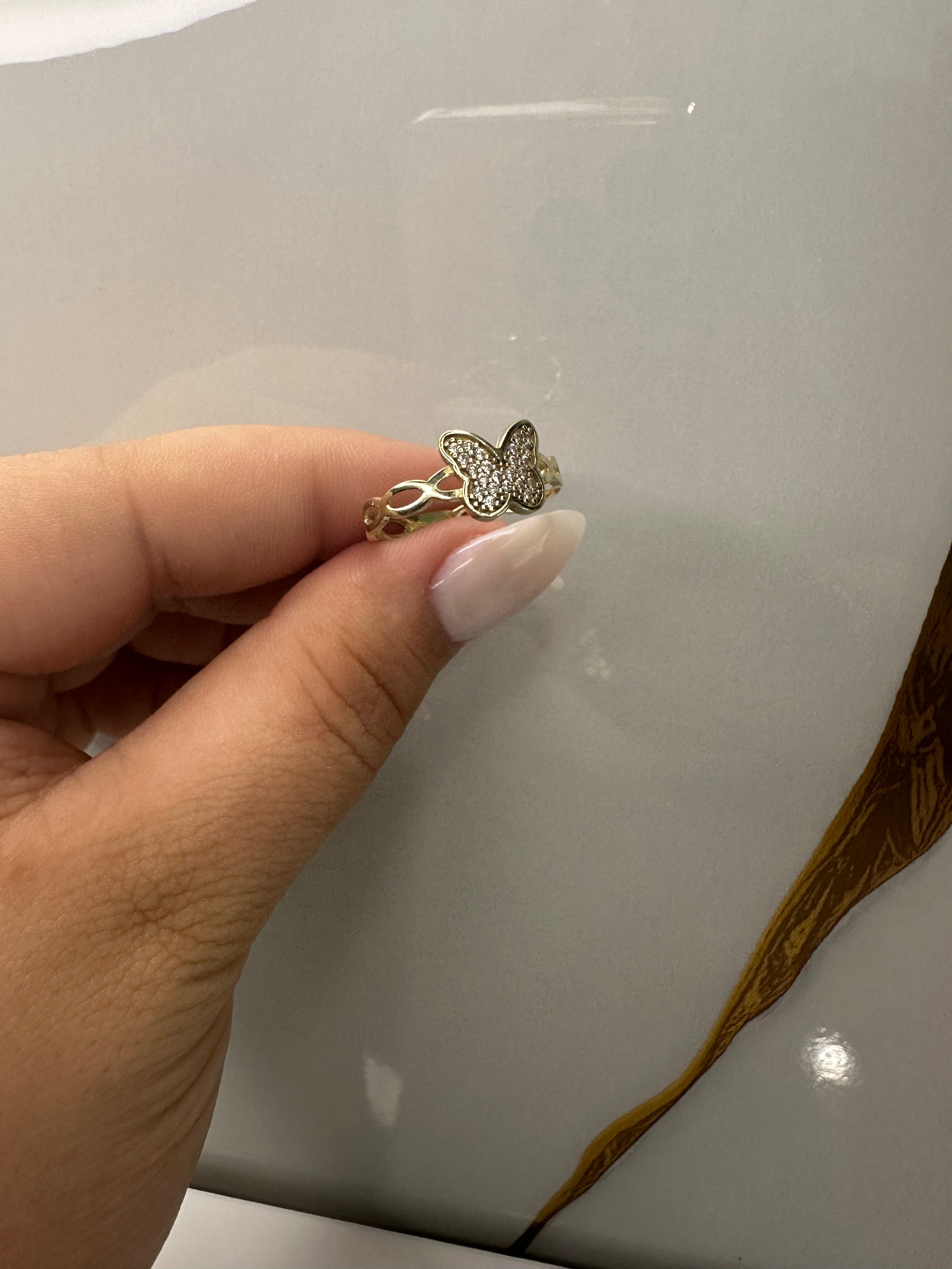 Anillo de Mariposa para Mujer – Oro 10K | Talla 8.5