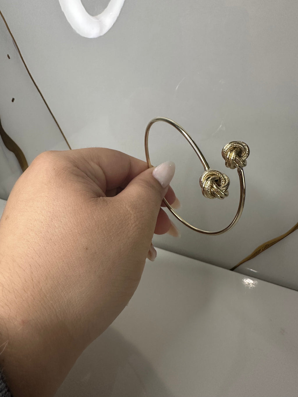 Manilla Ajustable con Nudos – Oro 10K