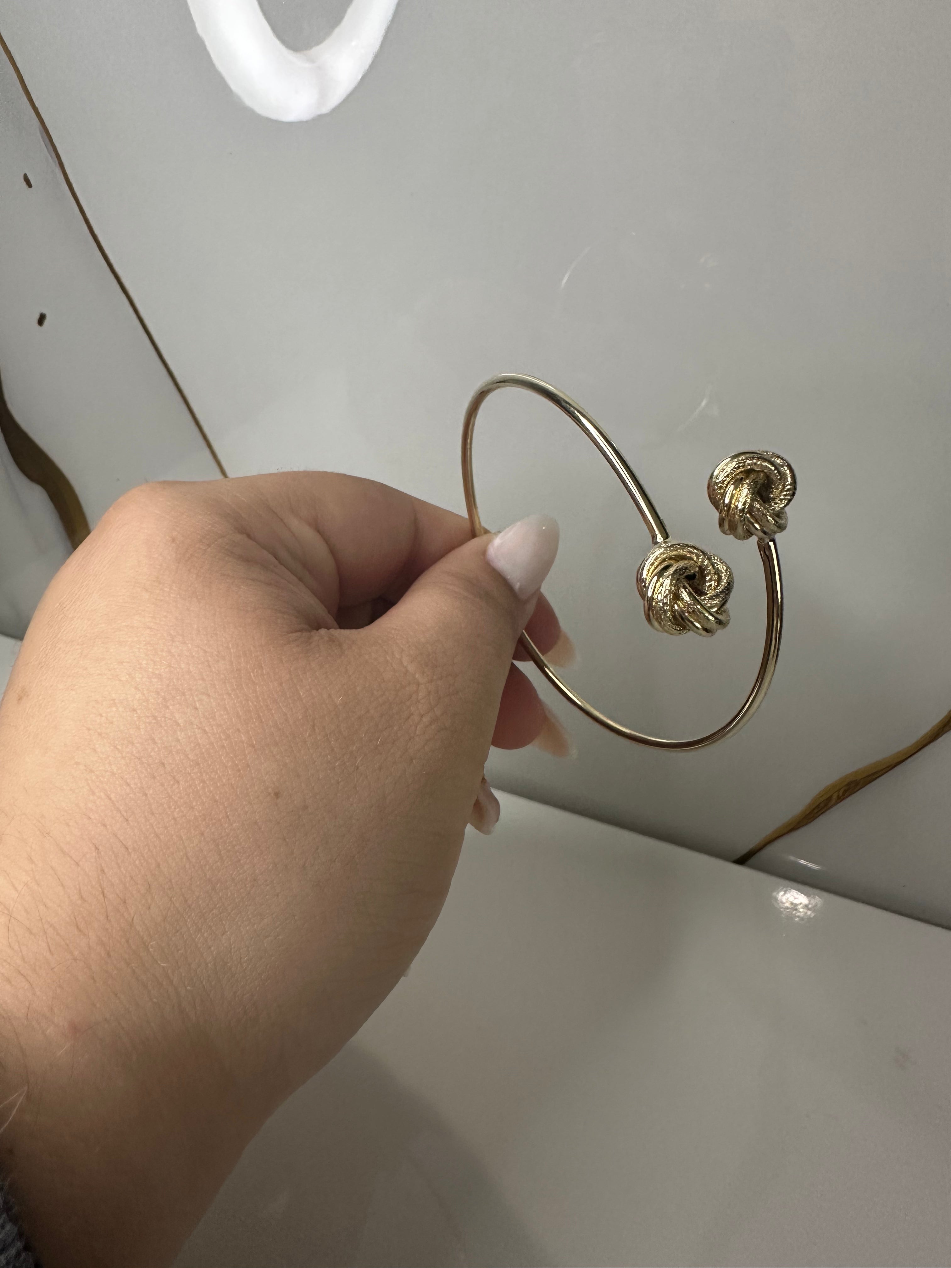 Manilla Ajustable con Nudos – Oro 10K