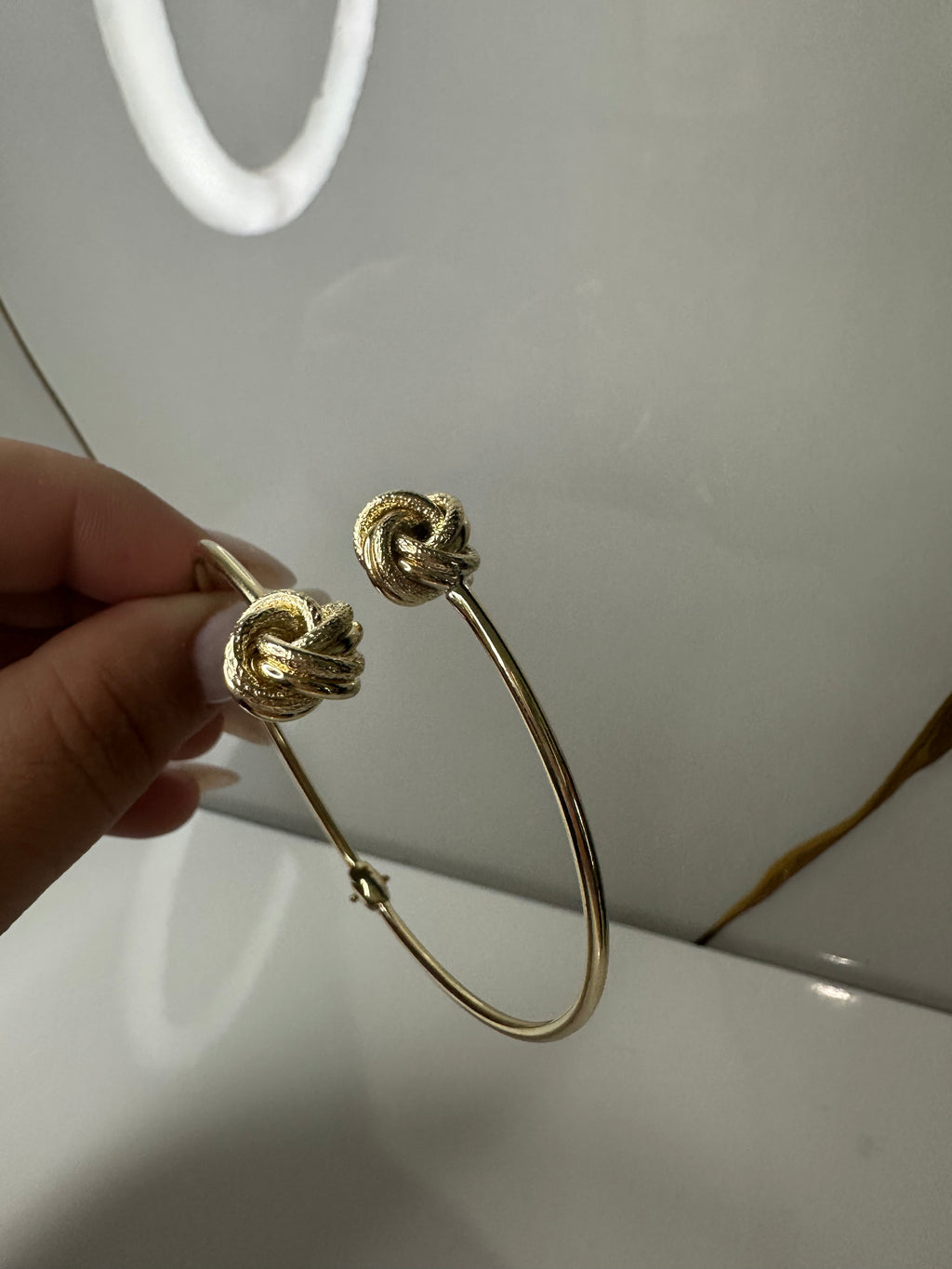Manilla Ajustable con Nudos – Oro 10K