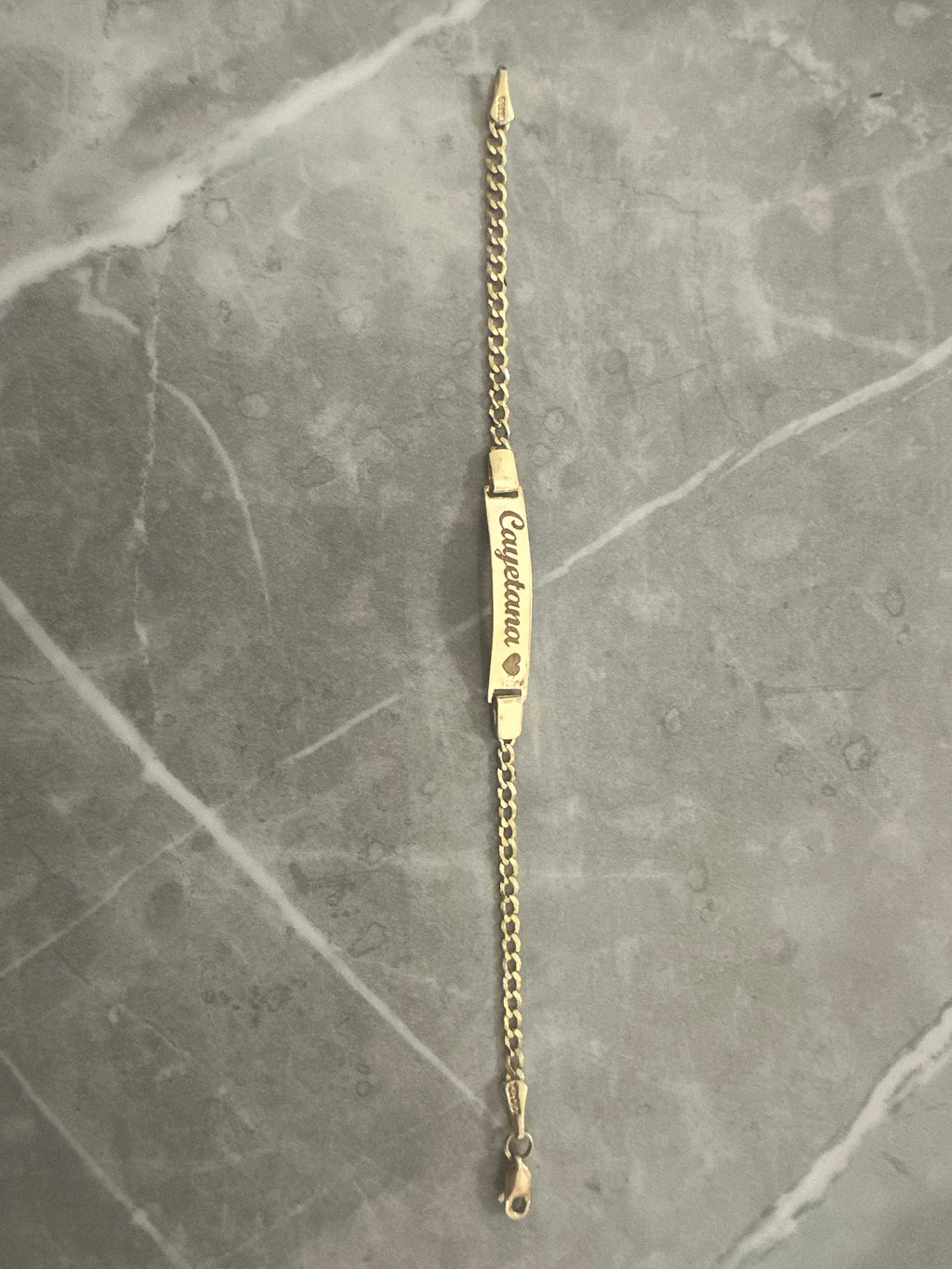 Manilla corte Brillo para Bebé Personalizable – Oro 10K | Placa para Grabar Nombre