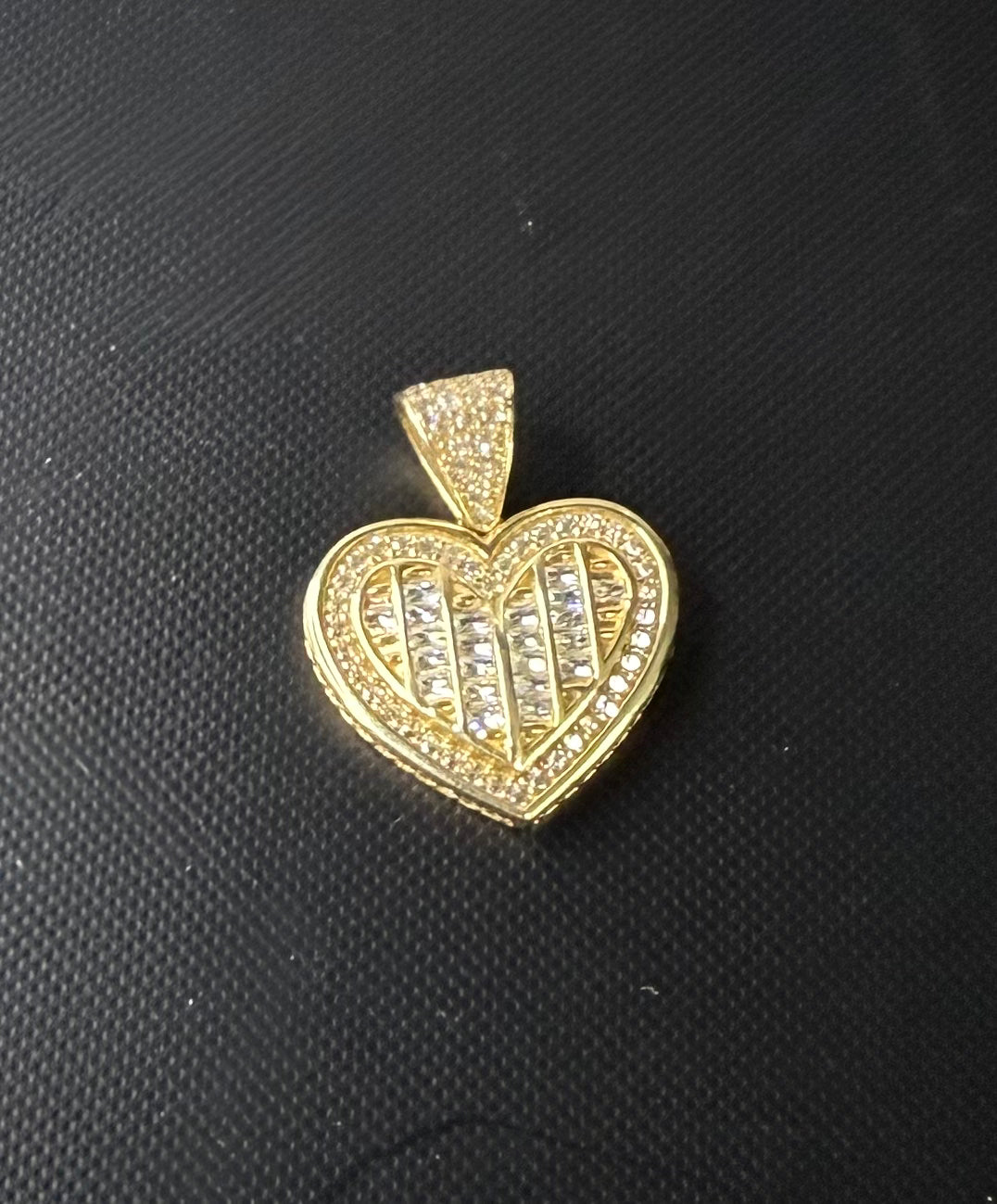 Dije Corazón con Zirconias - Oro 10k
