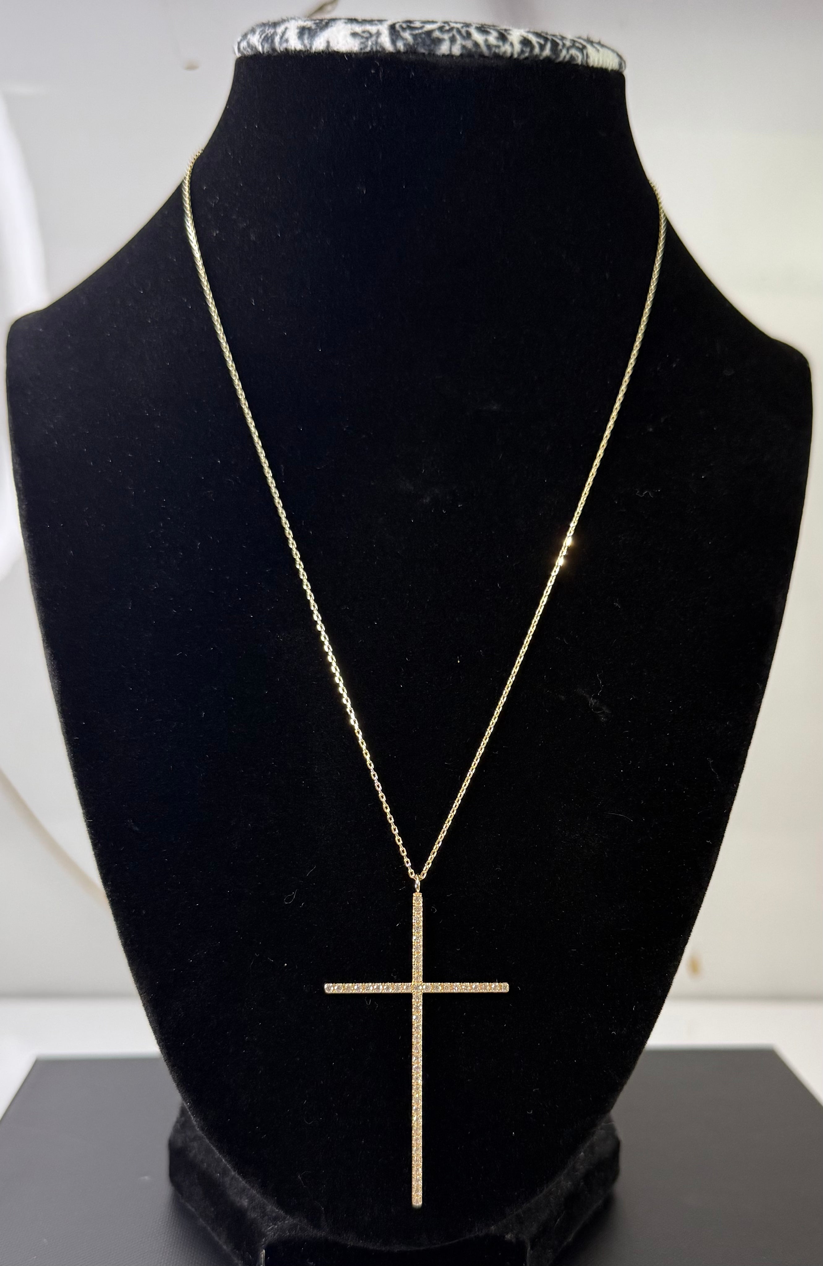 Collar Cruz con Zirconias – Oro 10K, 18"