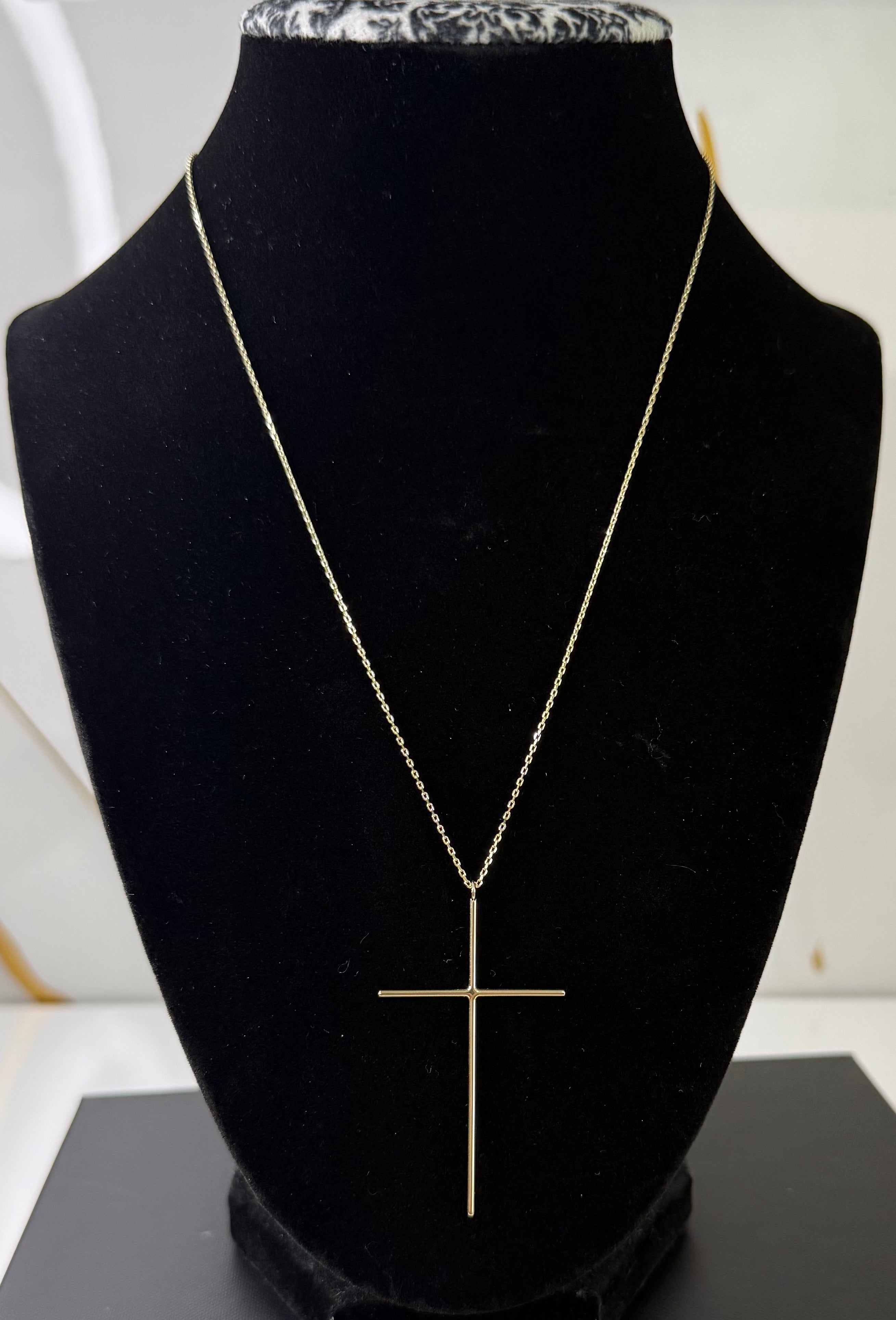 Collar Cruz Clásica – Oro 10K, 18"