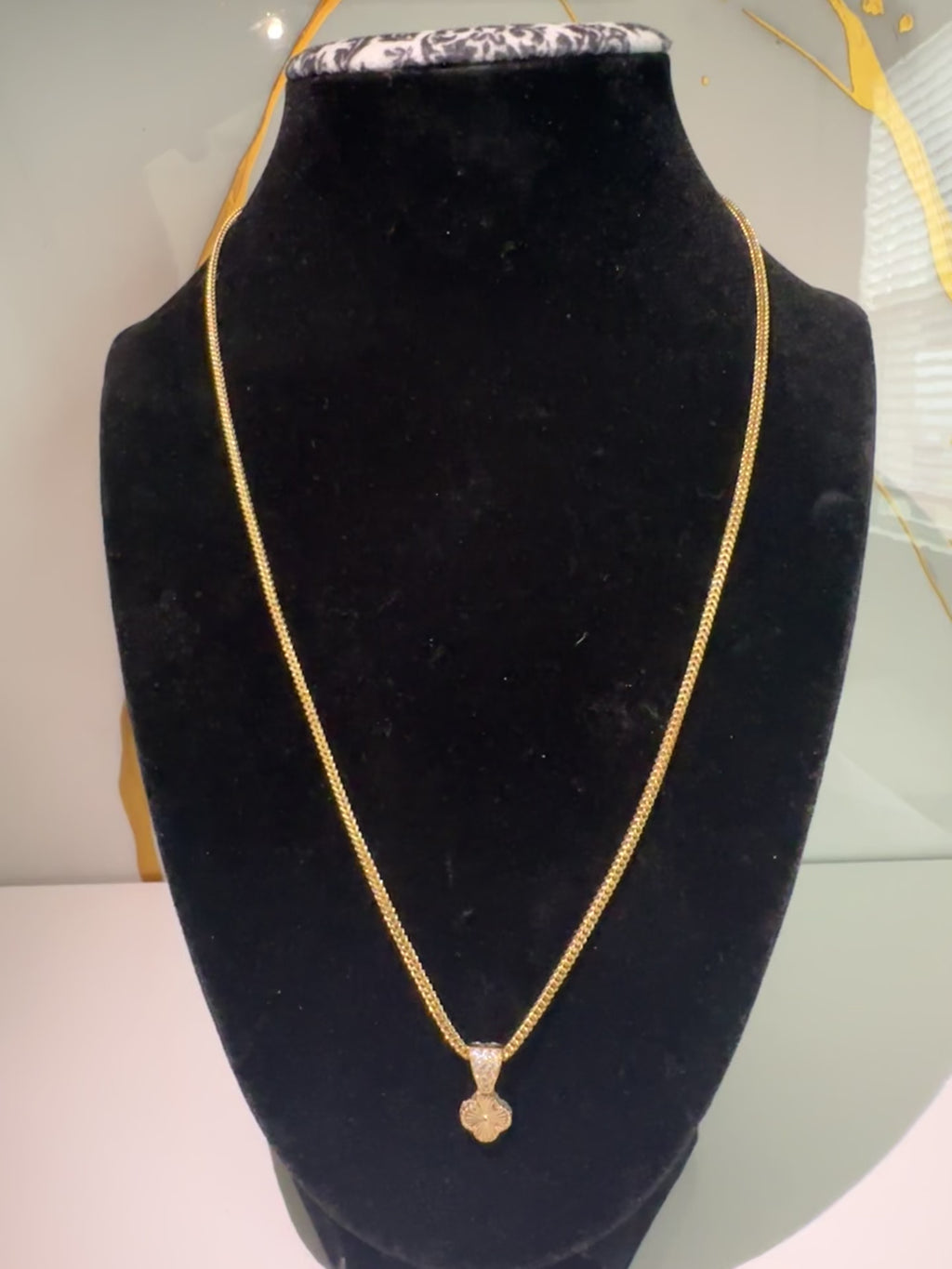 Cadena Franco con Dije de Flor en Oro 10K – 20" | 1.5 mm
